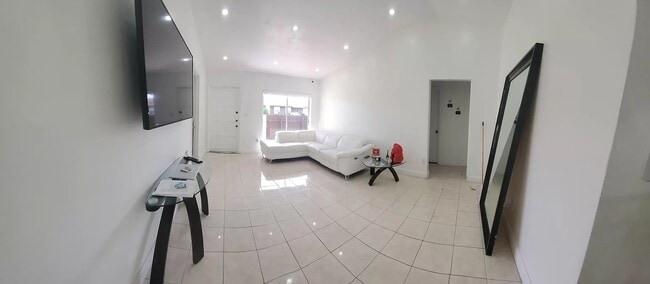 Foto del edificio - 11821 SW 123rd Ave