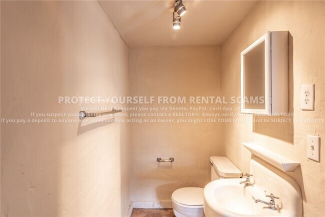 Building Photo - 311 Ally