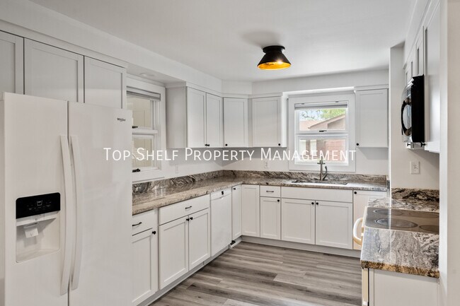 Building Photo - 3951 E 38th St