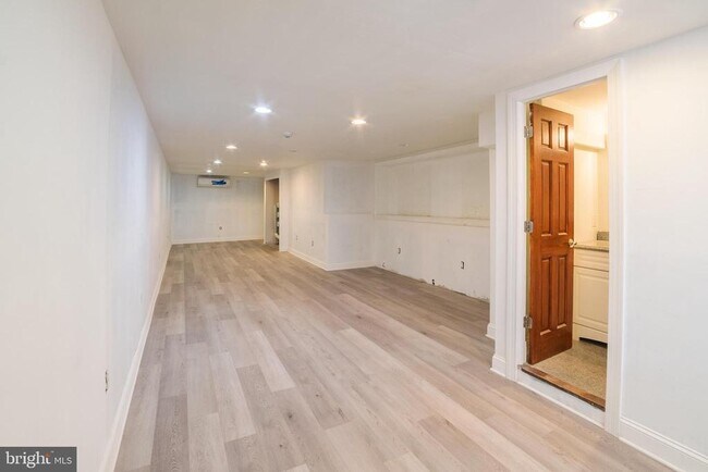 Foto del edificio - 2504 S Broad St