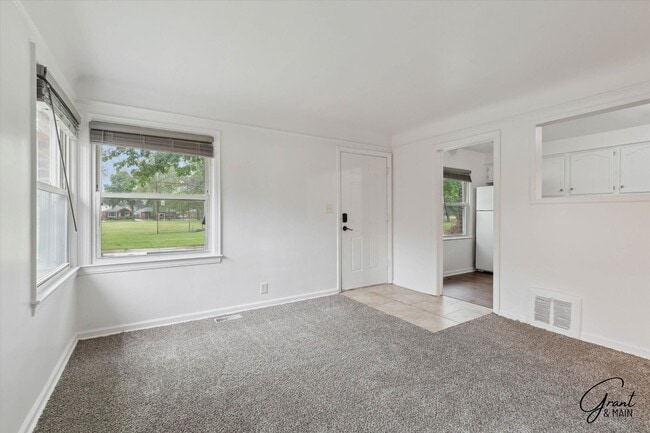 Building Photo - $1250 4 bedroom
