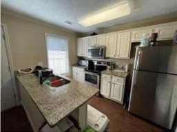 Building Photo - 544 W Glenn Ave