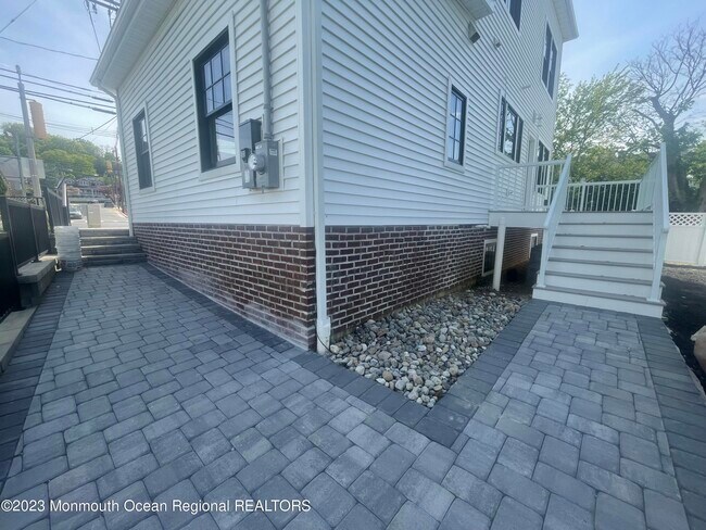 Foto del edificio - 150 Navesink Ave