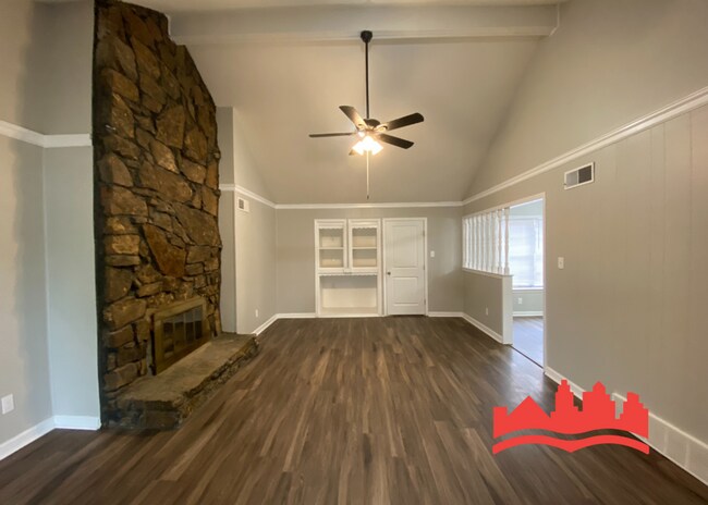 Foto del edificio - 7136 Devine St