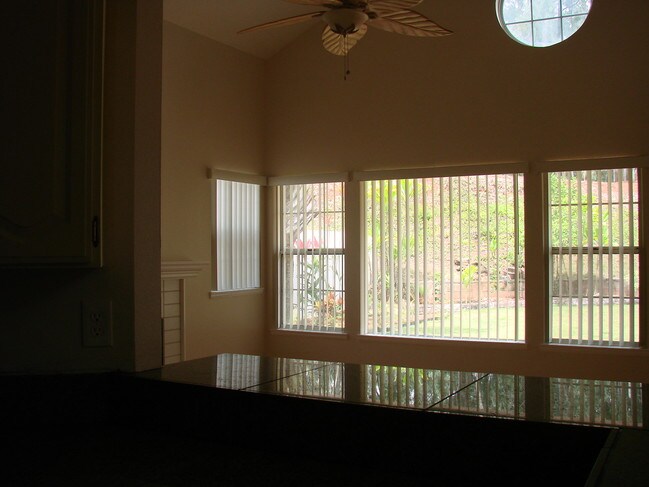 Building Photo - 98-1870 Kaahumanu St