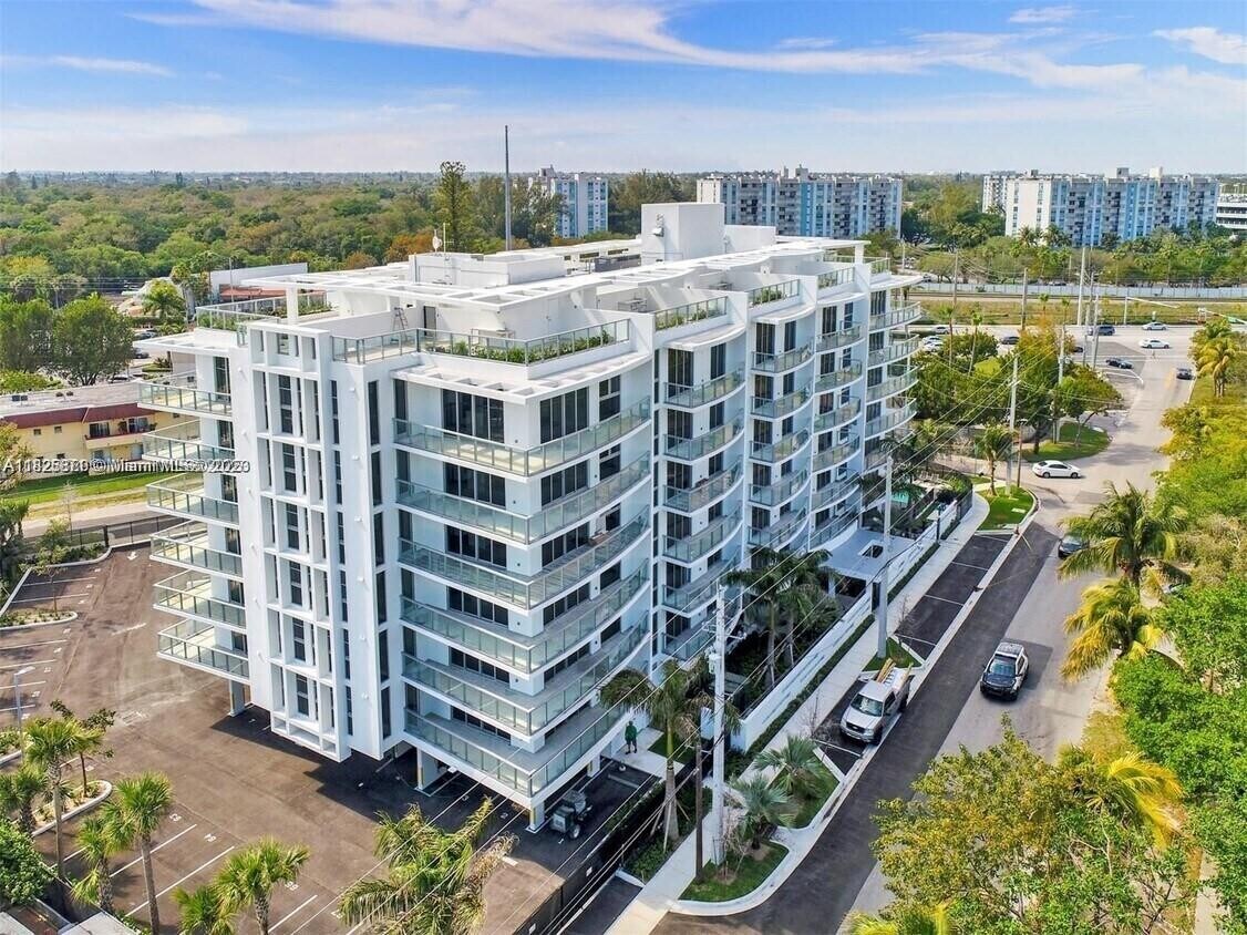 Foto principal - 13800 Highland Dr