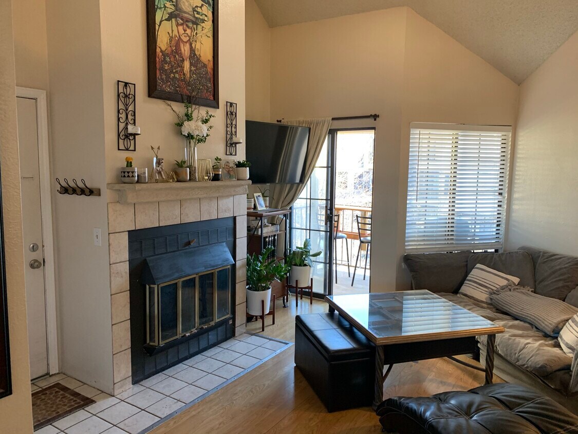 Foto principal - 4860 E Kentucky Ave