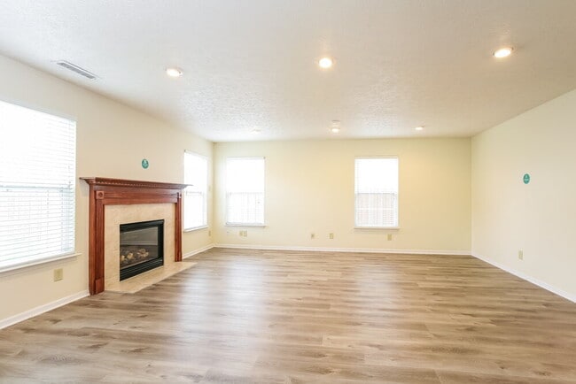 Building Photo - 2916 Sentiment Ln