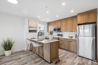 1BD, 1BA - 650SF - Kitchen - 1800 4th St SW