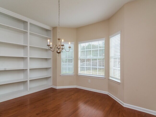Foto del edificio - 4940 Hopewell Manor Dr
