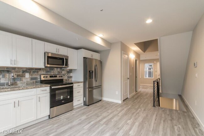 Foto del edificio - 5 br, 6 bath House - 2310 n camac st
