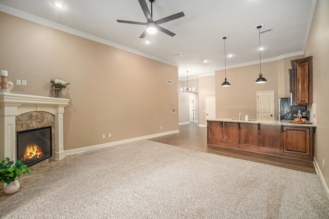 Building Photo - 12353 Fox Creek Dr