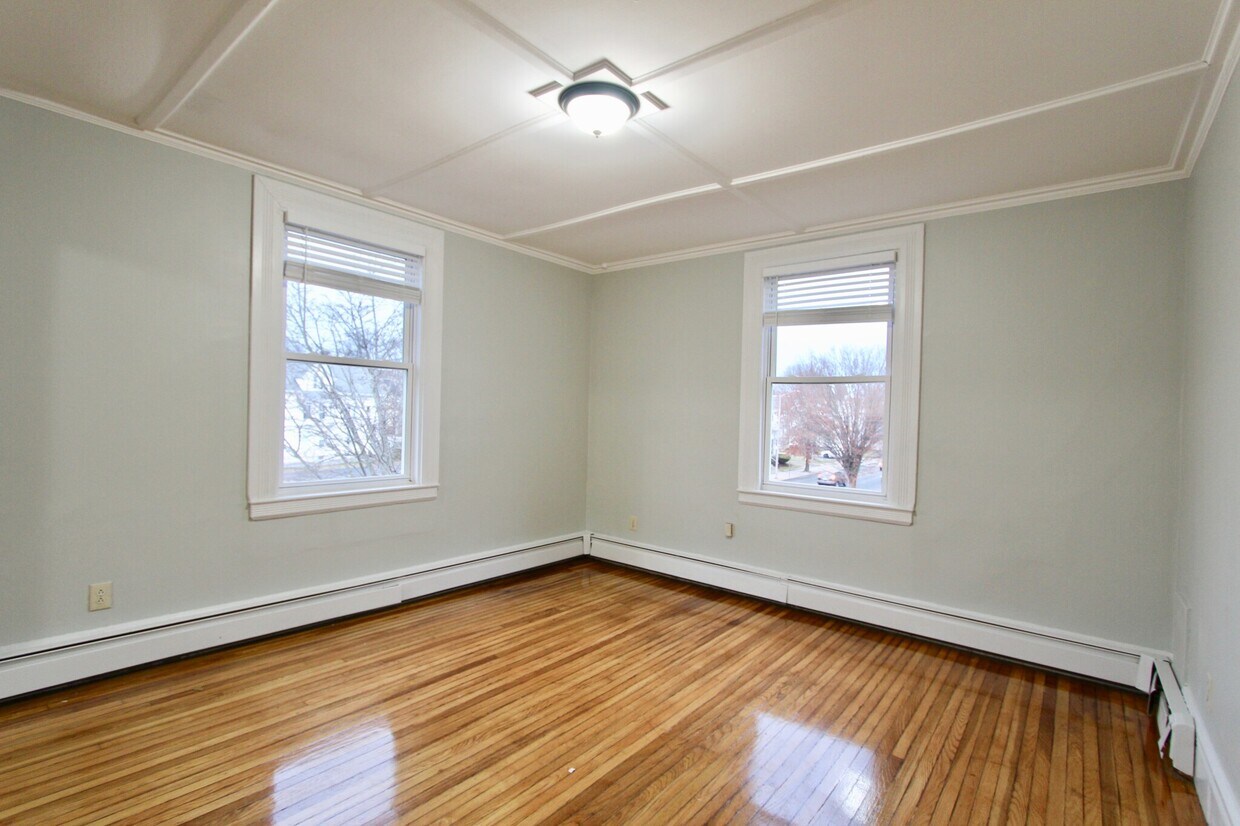 Primary Photo - 107 Washington St