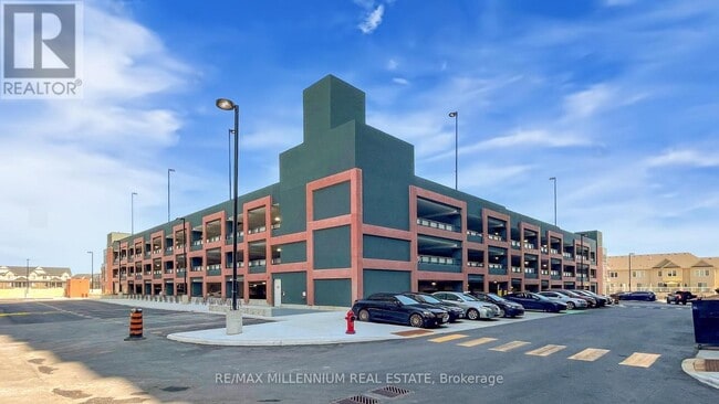 Building Photo - 2545 Simcoe St N