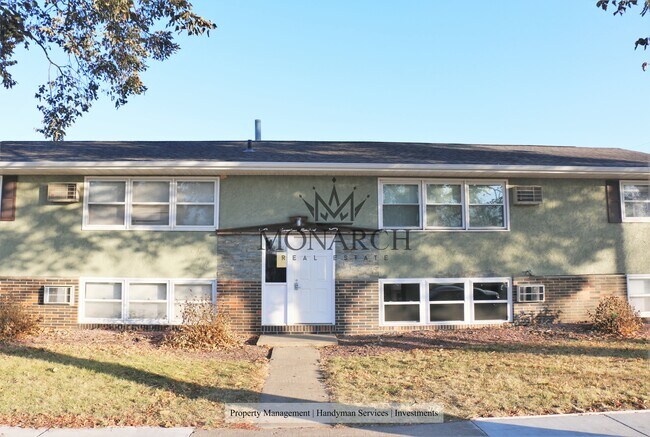 Building Photo - 1700 W 44th St