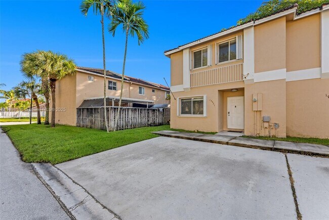 Building Photo - 17921 SW 140th Ct