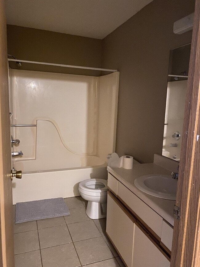 Building Photo - 2558 Candlecrest Cir