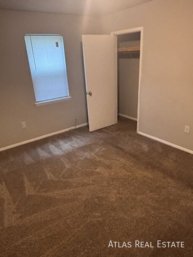 Photo - 129 Sir Scott Rd Apartment