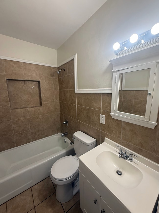 Building Photo - Renovated home in the heart of Oxford!