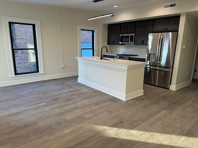 Foto del edificio - 106 E Erie St