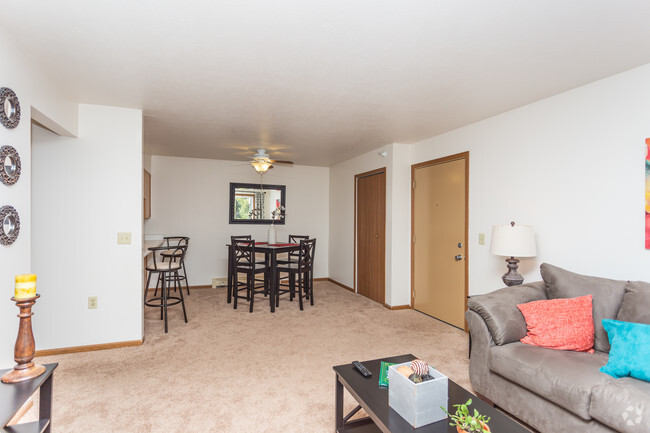 2BR, 1BA - 960 SF - Nelson Estates Apartments