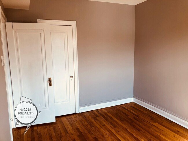 Foto del edificio - 5218 W Crystal St