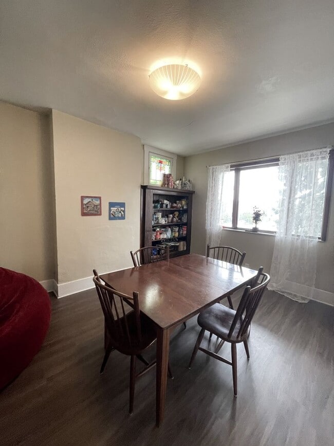 Foto del edificio - 1526 Fernleaf St