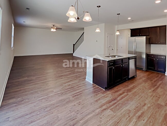 Building Photo - 2920 Throneberry Ln