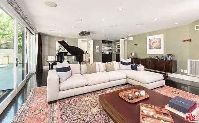Foto del edificio - 9684 Wendover Dr