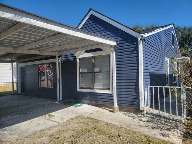 Fotografía del edificio - 4122 Alaskian Sunrise