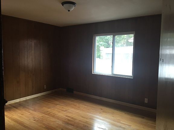 Building Photo - "Charming 3-Bedroom Detroit Home with Gran...