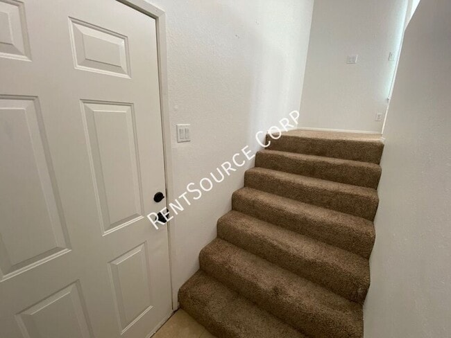 Foto del edificio - 43328 Lookabout Rd