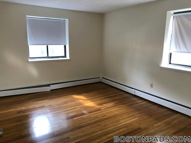 Foto del edificio - 122 Dustin St