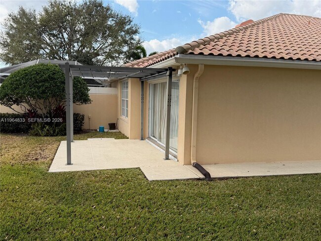 Foto del edificio - 8270 Eleuthera Ln