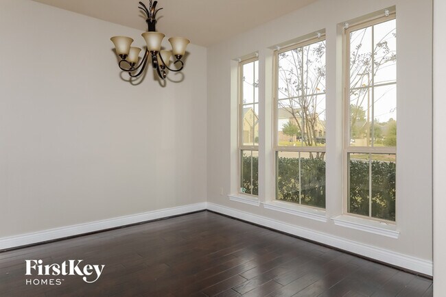 Building Photo - 102 Logan Pass Ct