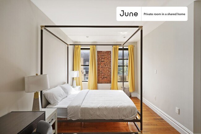 Foto del edificio - Private bedroom in 3 bed/2 bath Home