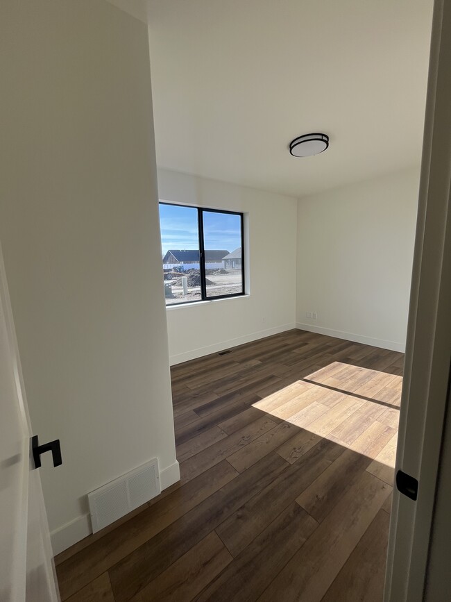 Foto del edificio - 343 Poppy St