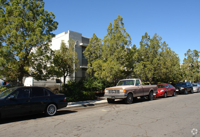 Foto del edificio - Palm Gardens Apartments