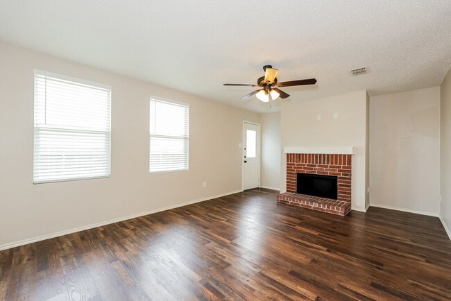 Building Photo - 3845 German Pointer Way