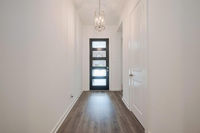 Building Photo - 12331 Palmetto Dr