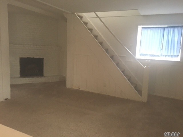 Building Photo - 174 Mills Pond Rd