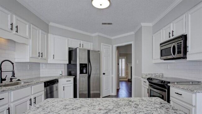 Building Photo - 6479 Stone Lake Dr