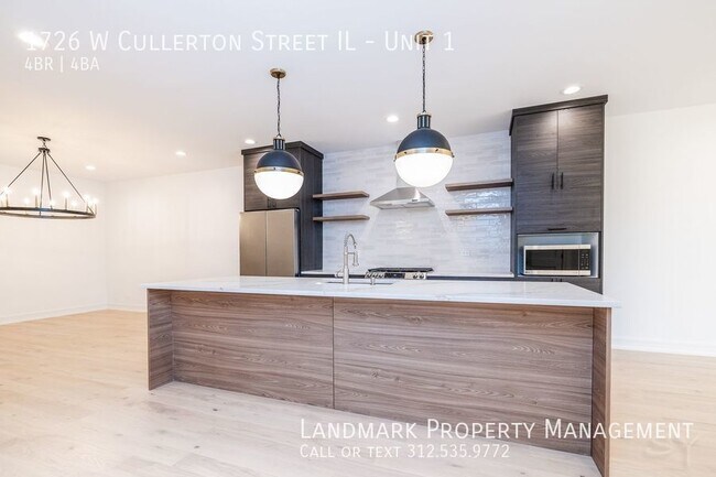 Building Photo - 1726 W Cullerton Unit 1