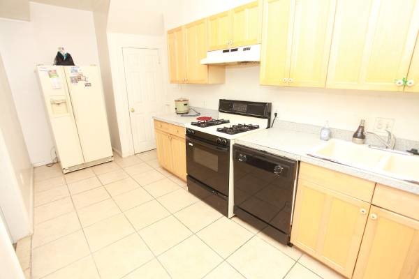 Foto del edificio - 743 Park Rd NW