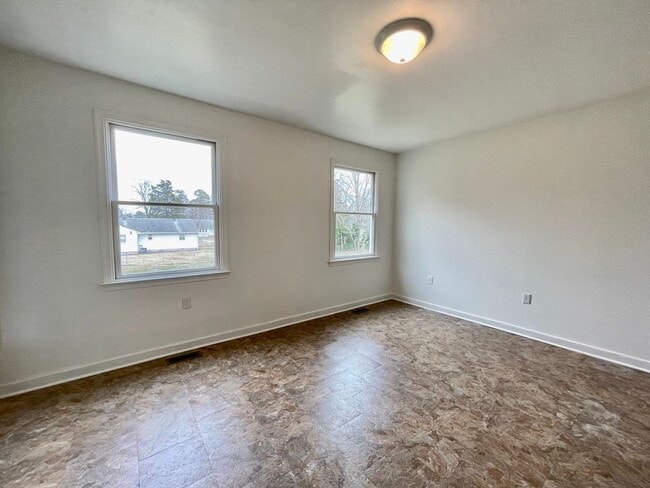 Building Photo - 701 Dendron St