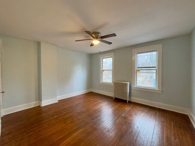 Building Photo - 4227 Euclid Ave