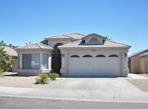 Building Photo - 5763 W Freeway Ln