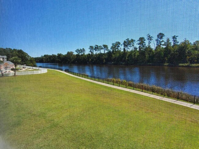 Foto del edificio - 624 Waterway Village Blvd # 21D