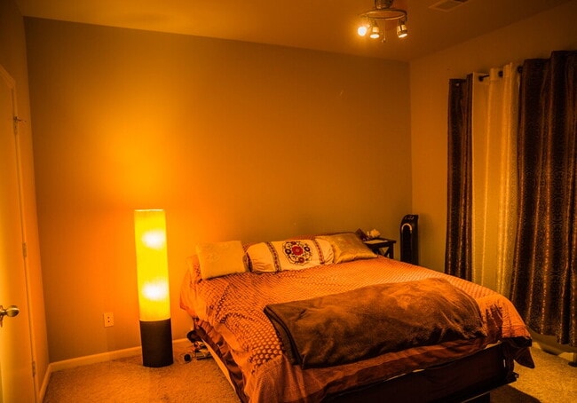 Foto del edificio - 4245 NE Meadow Creek Cir