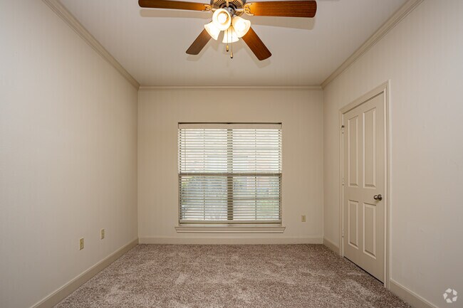 1HAB, 1BA - 766ft² - Experience the height of living at City Heights at Dutchtown.